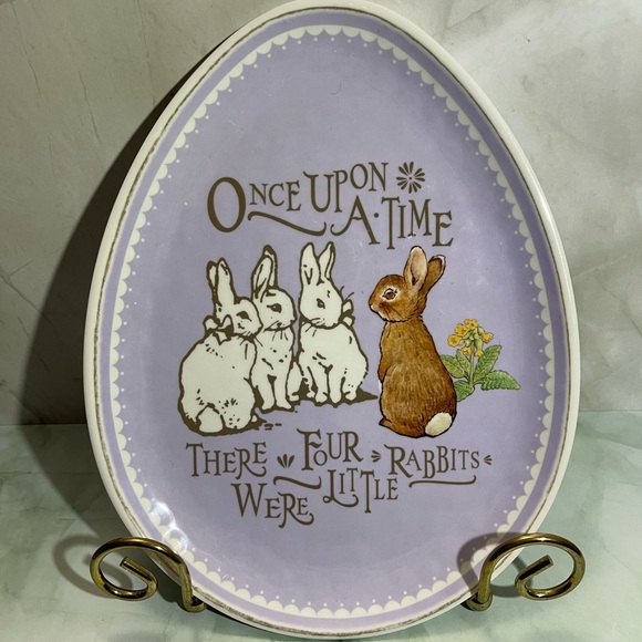 Pottery Barn Kids Peter Rabbit Plastic Egg Shaped Plates, Spring/Easter Set of 2 - Picture 4 of 6